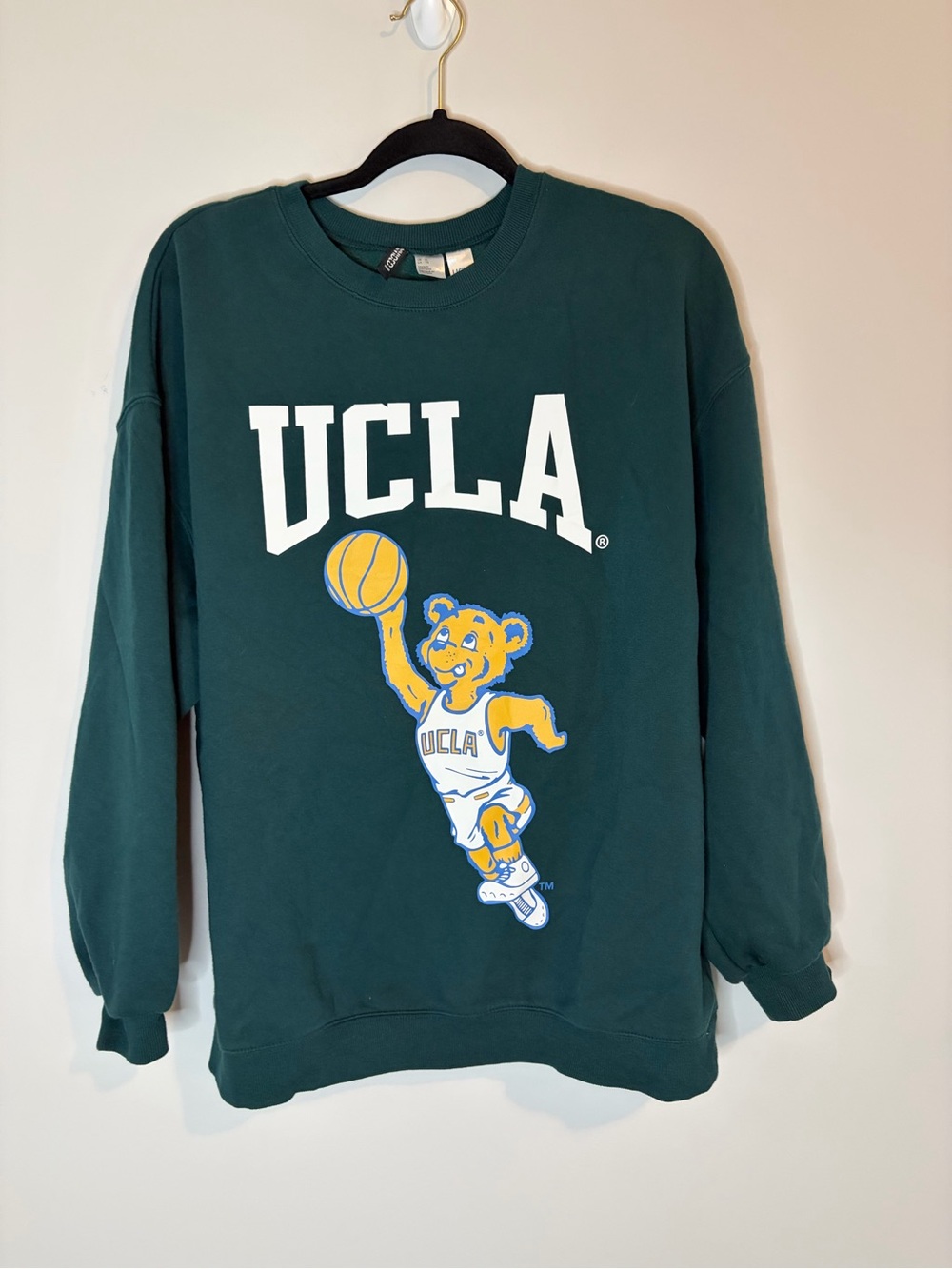 H&M Divided UCLA Bruins Graphic Crewneck Sweatshirt XL Forest Green